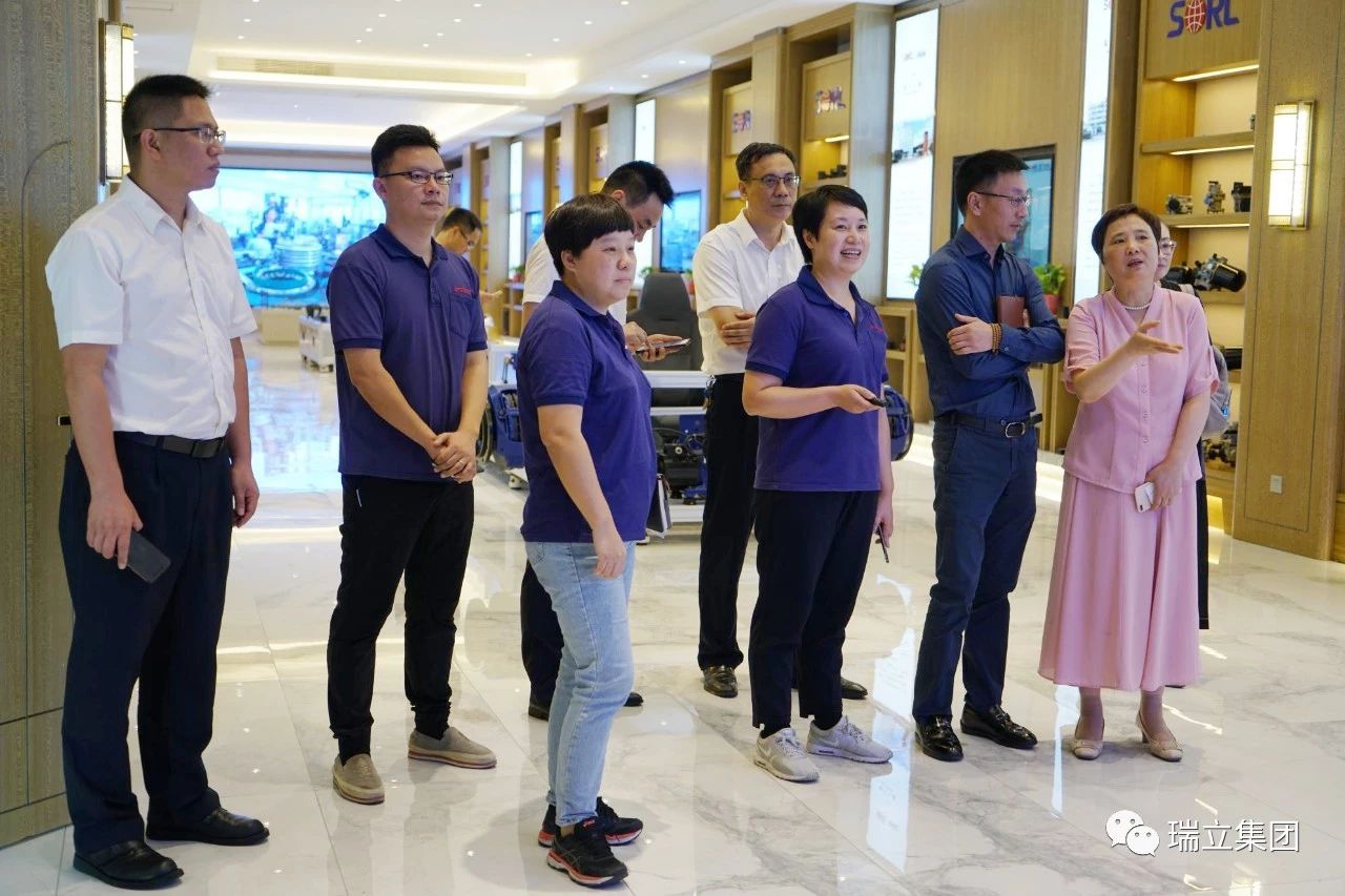 中信銀行溫州分行周嘹亮行長一行蒞臨瑞立考察指導(dǎo)