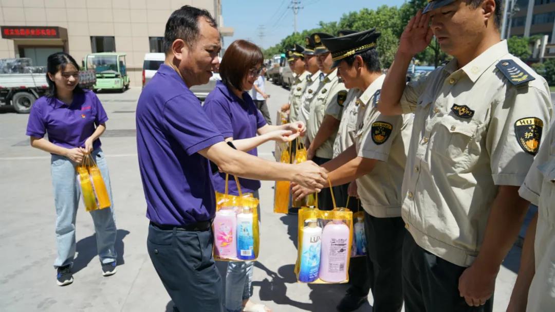 走基層，送清涼丨瑞立黨工團(tuán)組織慰問(wèn)高溫一線員工
